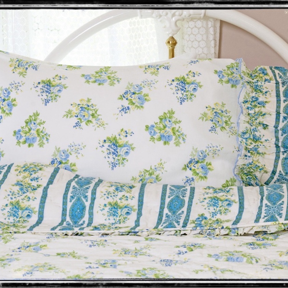 April Cornell NEW Two (2) Floral Blue and Green Ruffled Pillowcases - Picture 3 of 5
